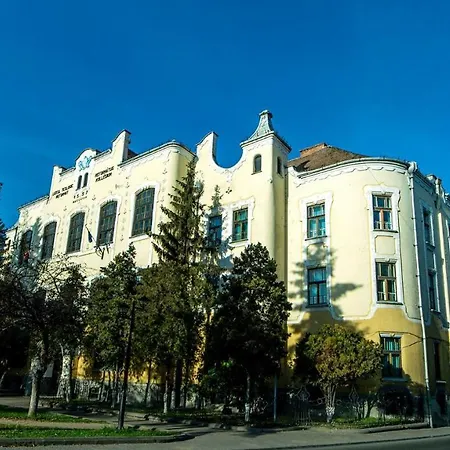 Butterfly Apartment-Hidden Gem In The Heart Of Targu Mures Exterior photo