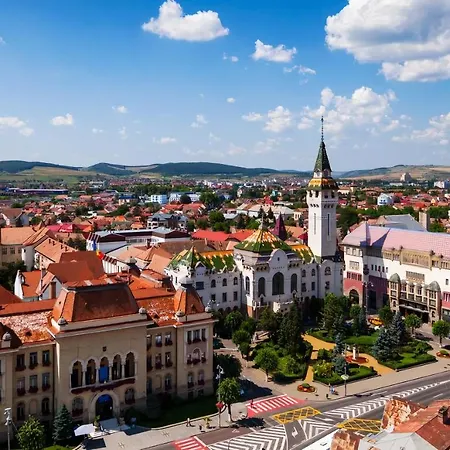 Butterfly Apartment-Hidden Gem In The Heart Of Targu Mures Exterior photo